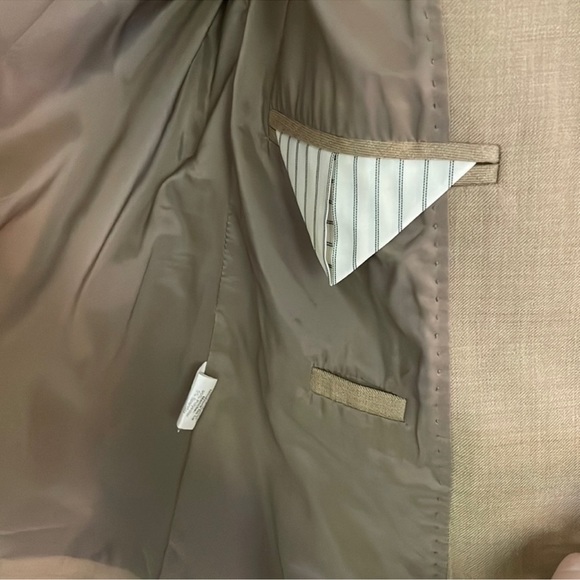 J.Crew Size 8 Super 120’s Blazer mint condition. Reposhing, not my style - Picture 4 of 8